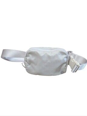 ✨ Lululemon Everywhere Belt Bag – Original Style ✨